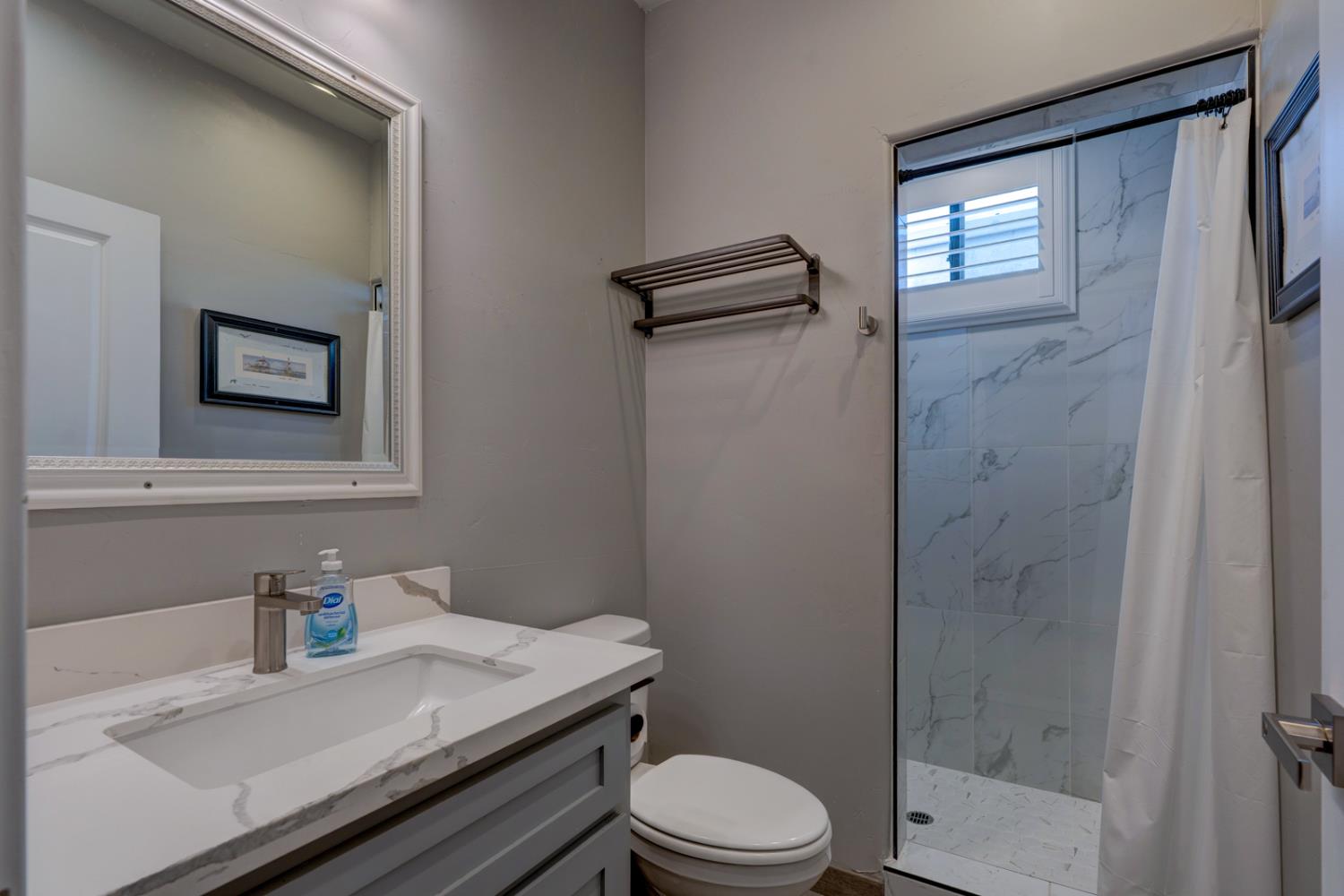 15 E 22nd St, Merced, CA 95340