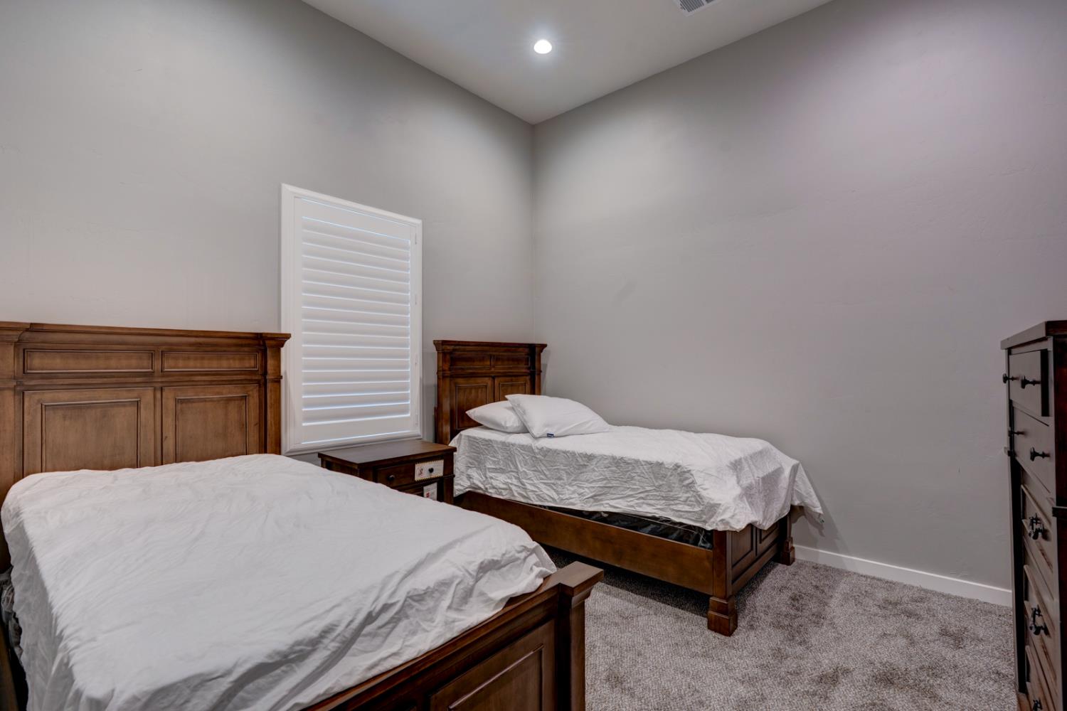 15 E 22nd St, Merced, CA 95340