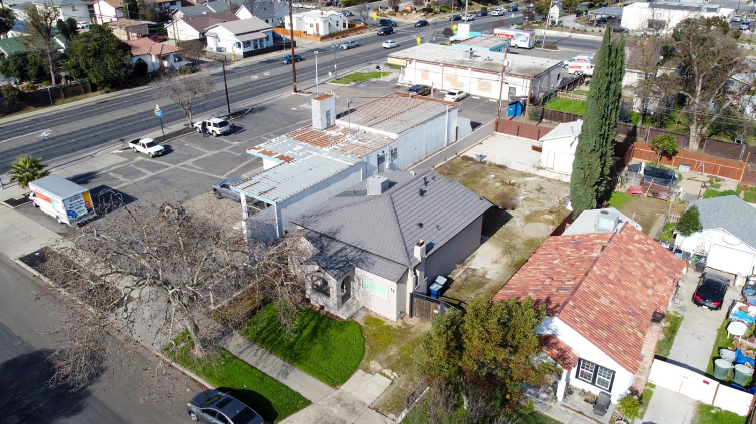 15 E 22nd St, Merced, CA 95340