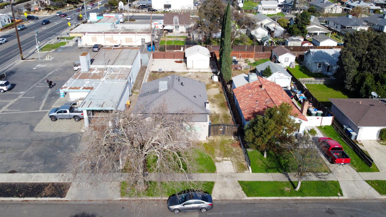 15 E 22nd St, Merced, CA 95340