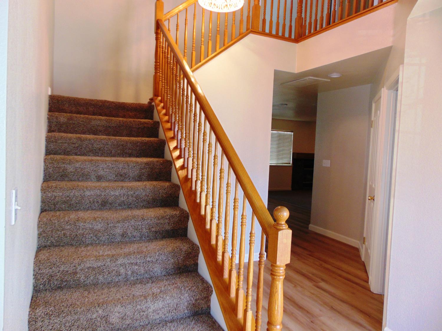 239 Fairwood Dr, Oakdale, CA 95361