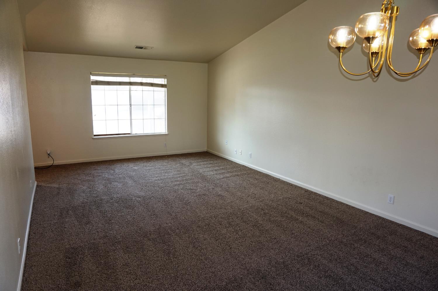 239 Fairwood Dr, Oakdale, CA 95361