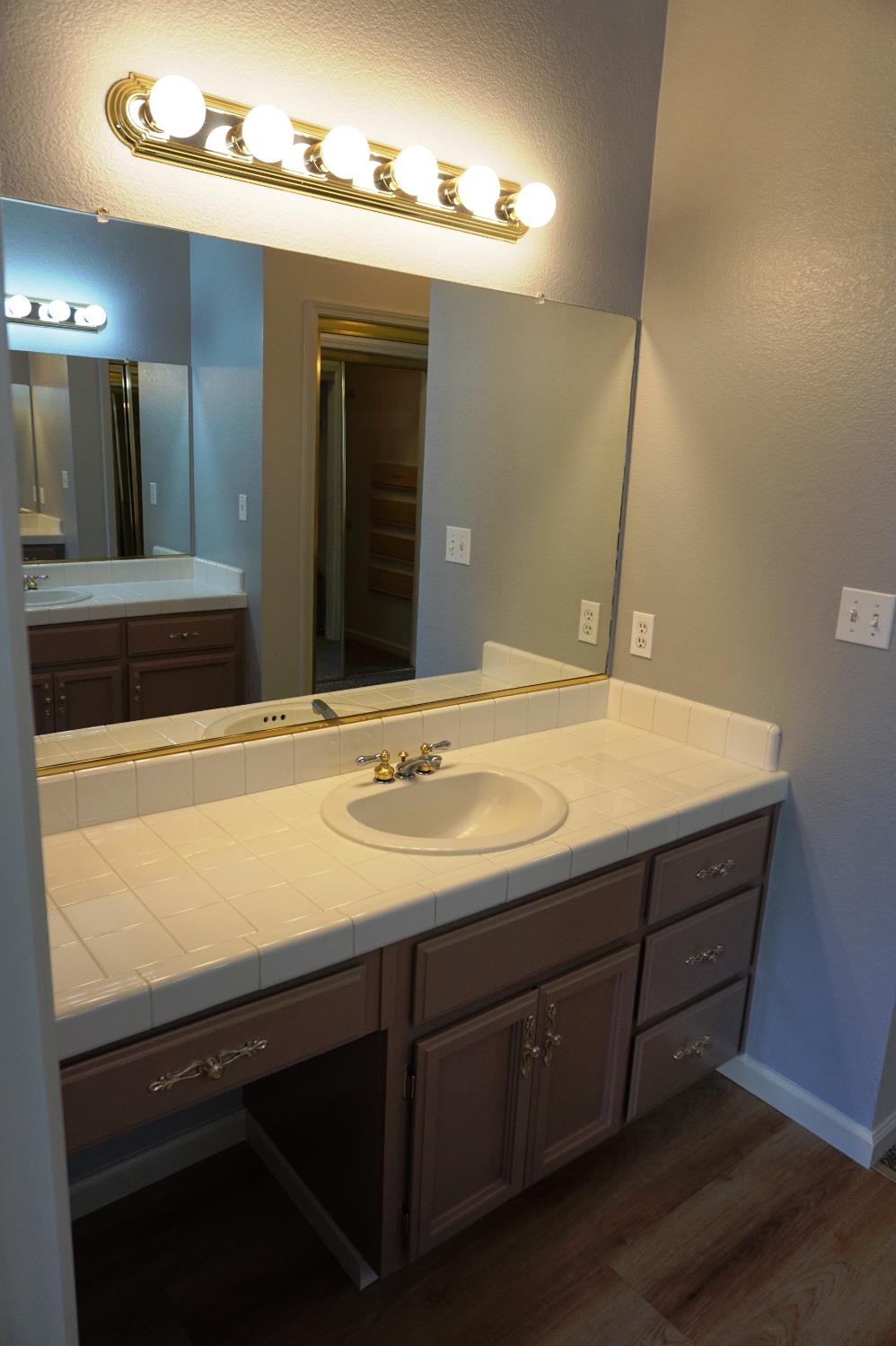 239 Fairwood Dr, Oakdale, CA 95361