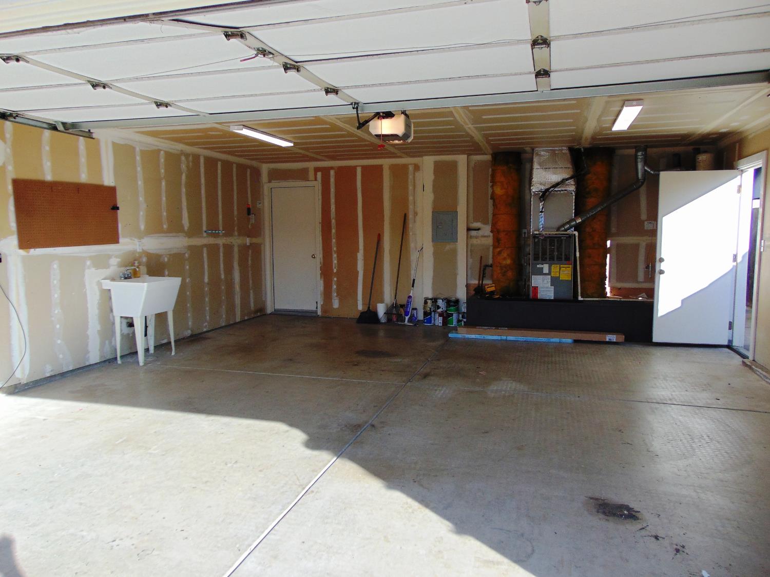 239 Fairwood Dr, Oakdale, CA 95361