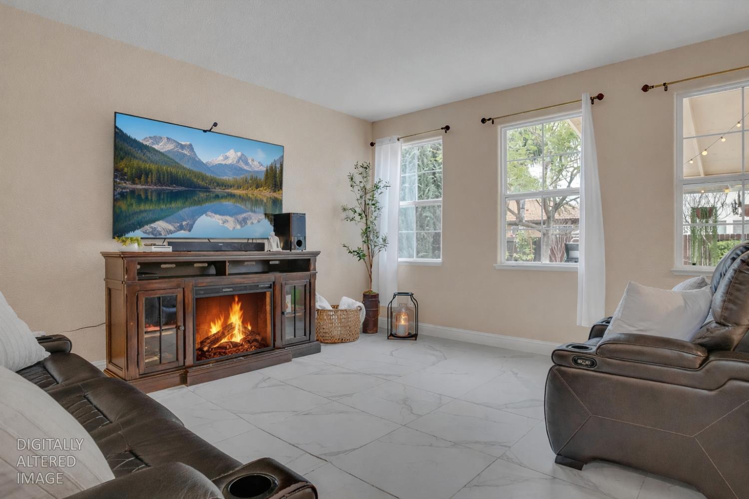 126 Jersey Ln, Patterson, CA 95363