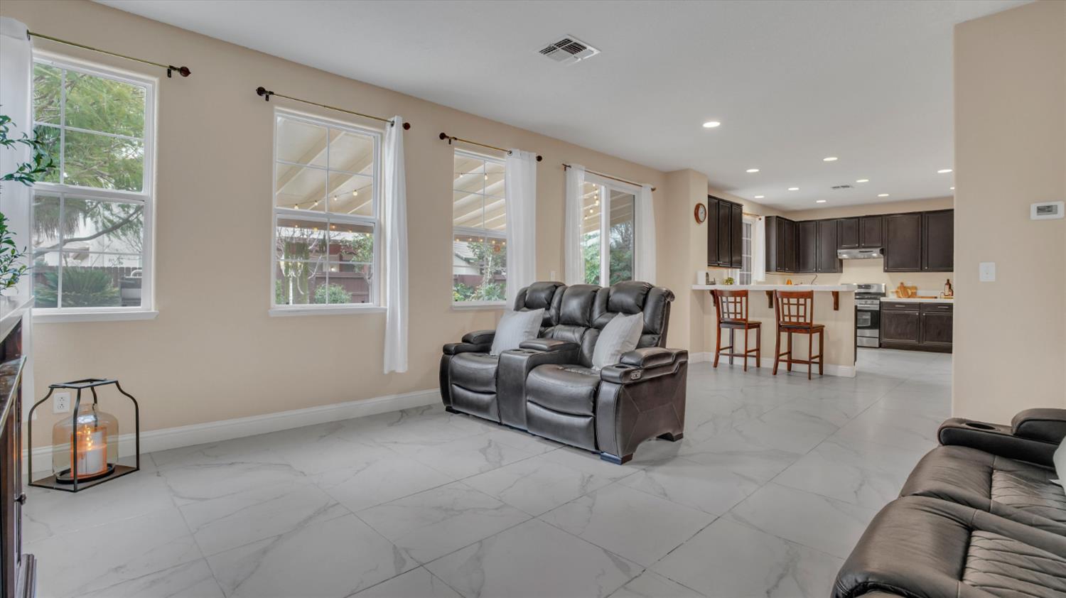 126 Jersey Ln, Patterson, CA 95363