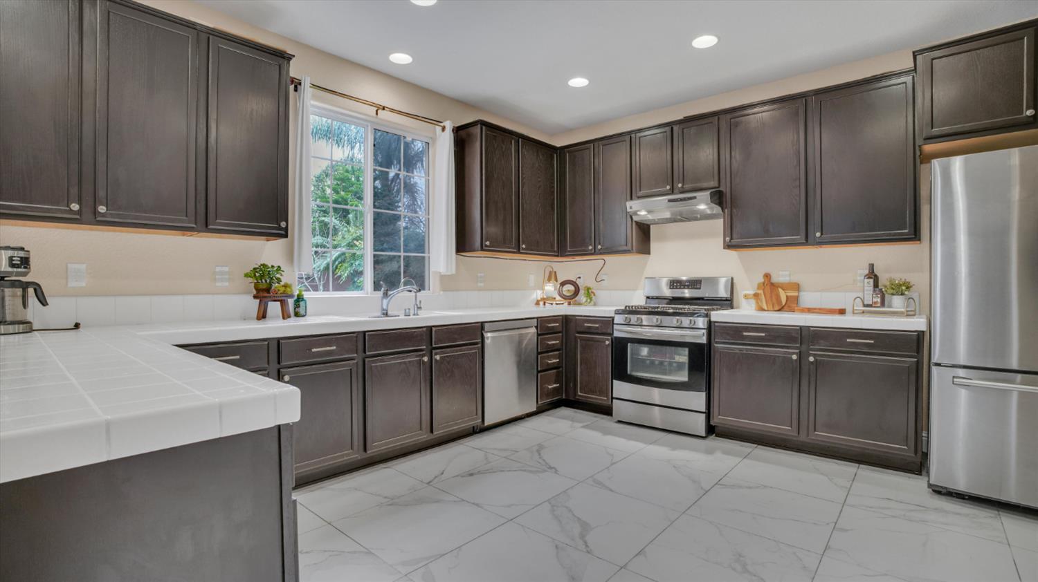 126 Jersey Ln, Patterson, CA 95363