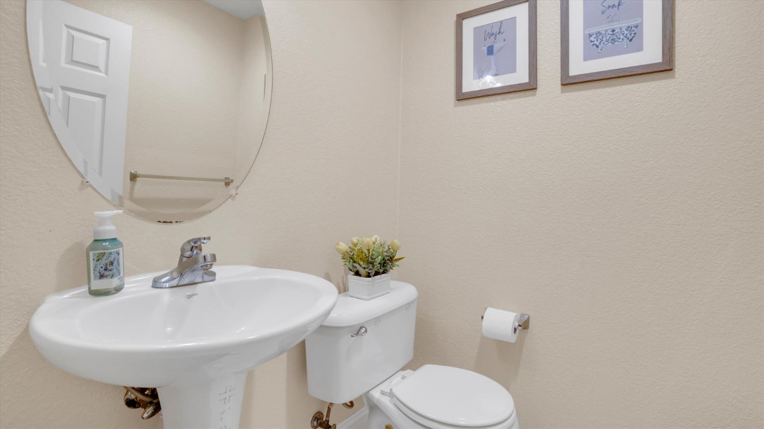 126 Jersey Ln, Patterson, CA 95363