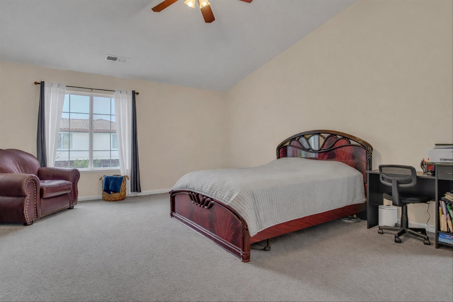 126 Jersey Ln, Patterson, CA 95363