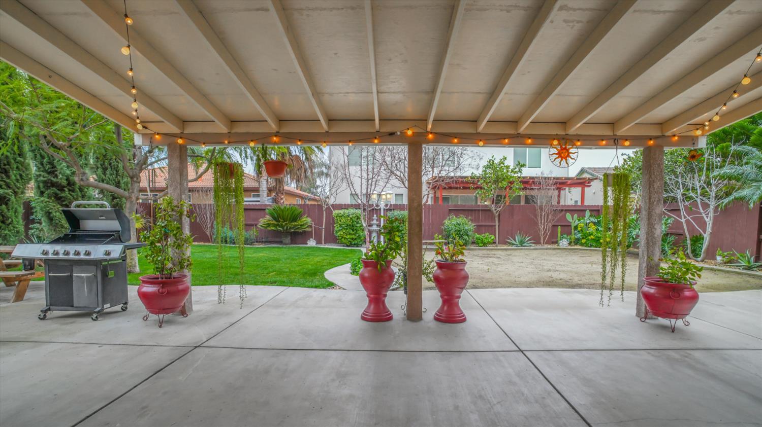 126 Jersey Ln, Patterson, CA 95363