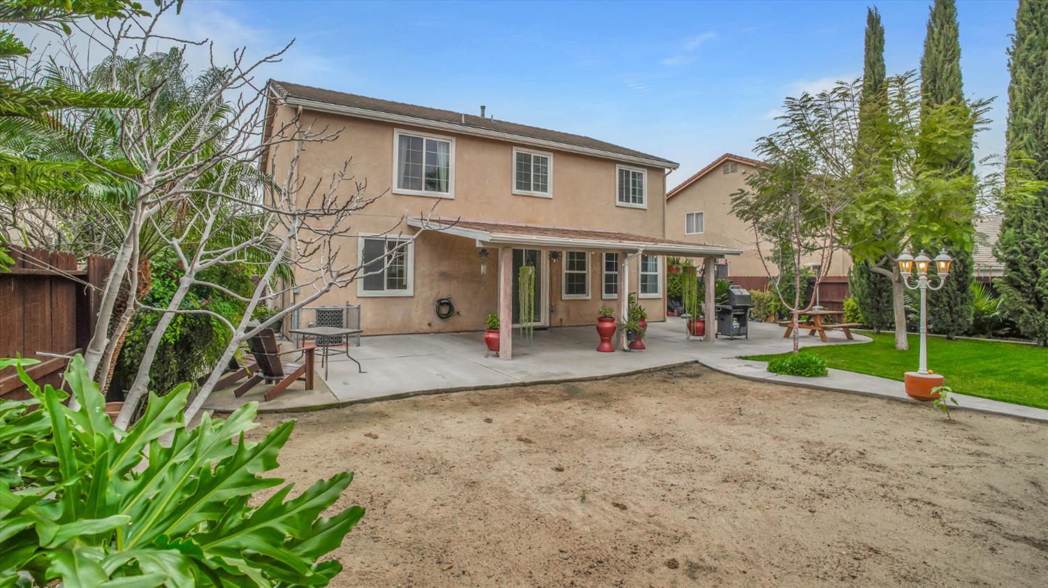 126 Jersey Ln, Patterson, CA 95363