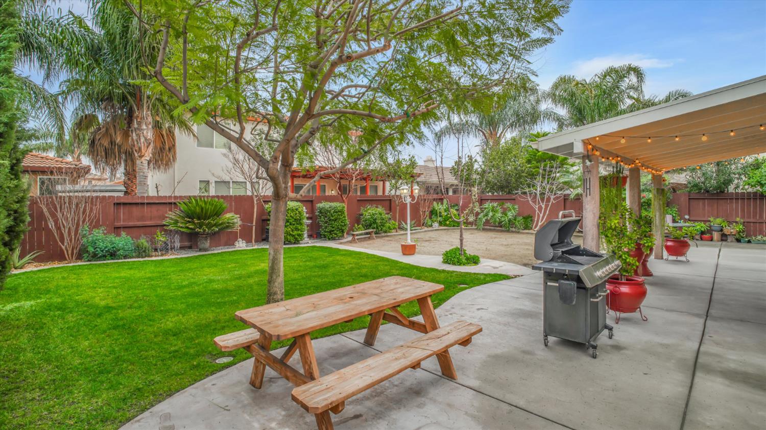 126 Jersey Ln, Patterson, CA 95363