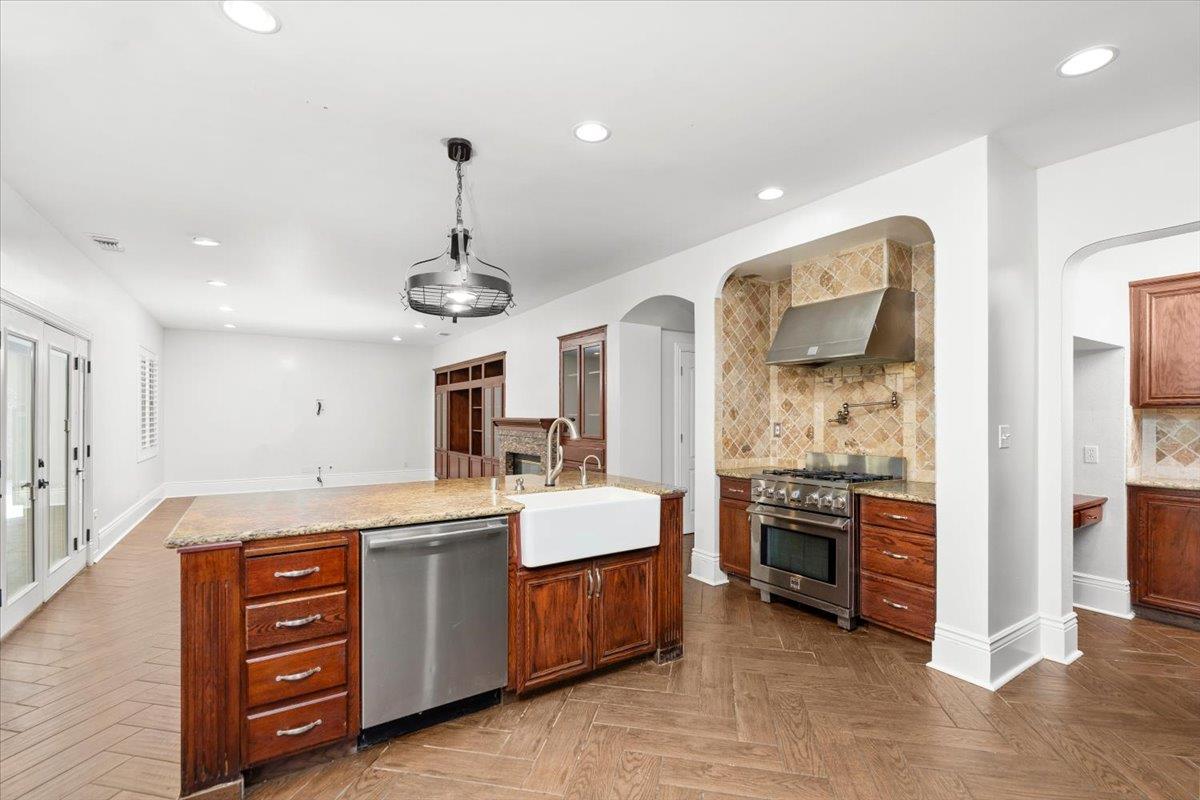 4246 Merchant Ln, Turlock, CA 95382