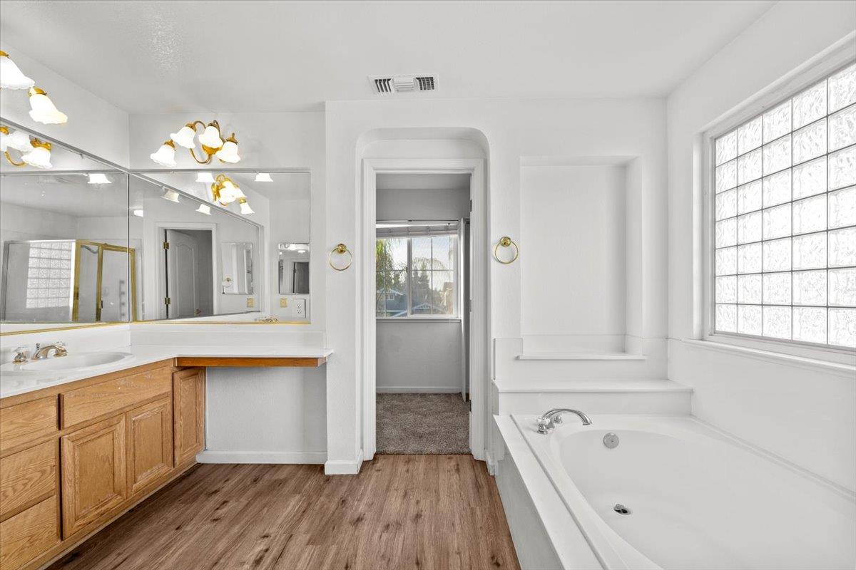 4246 Merchant Ln, Turlock, CA 95382