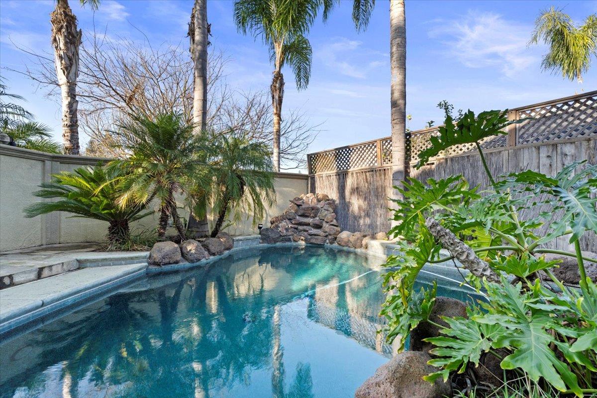 4246 Merchant Ln, Turlock, CA 95382