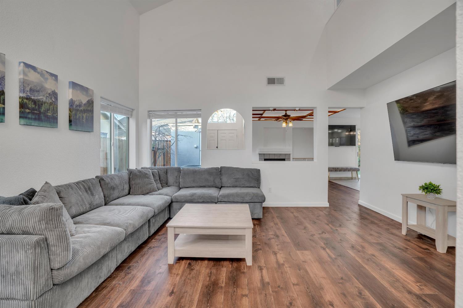 765 Jackoyln, Manteca, CA 95336