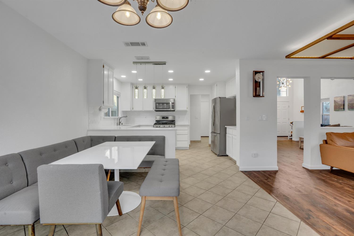 765 Jackoyln, Manteca, CA 95336