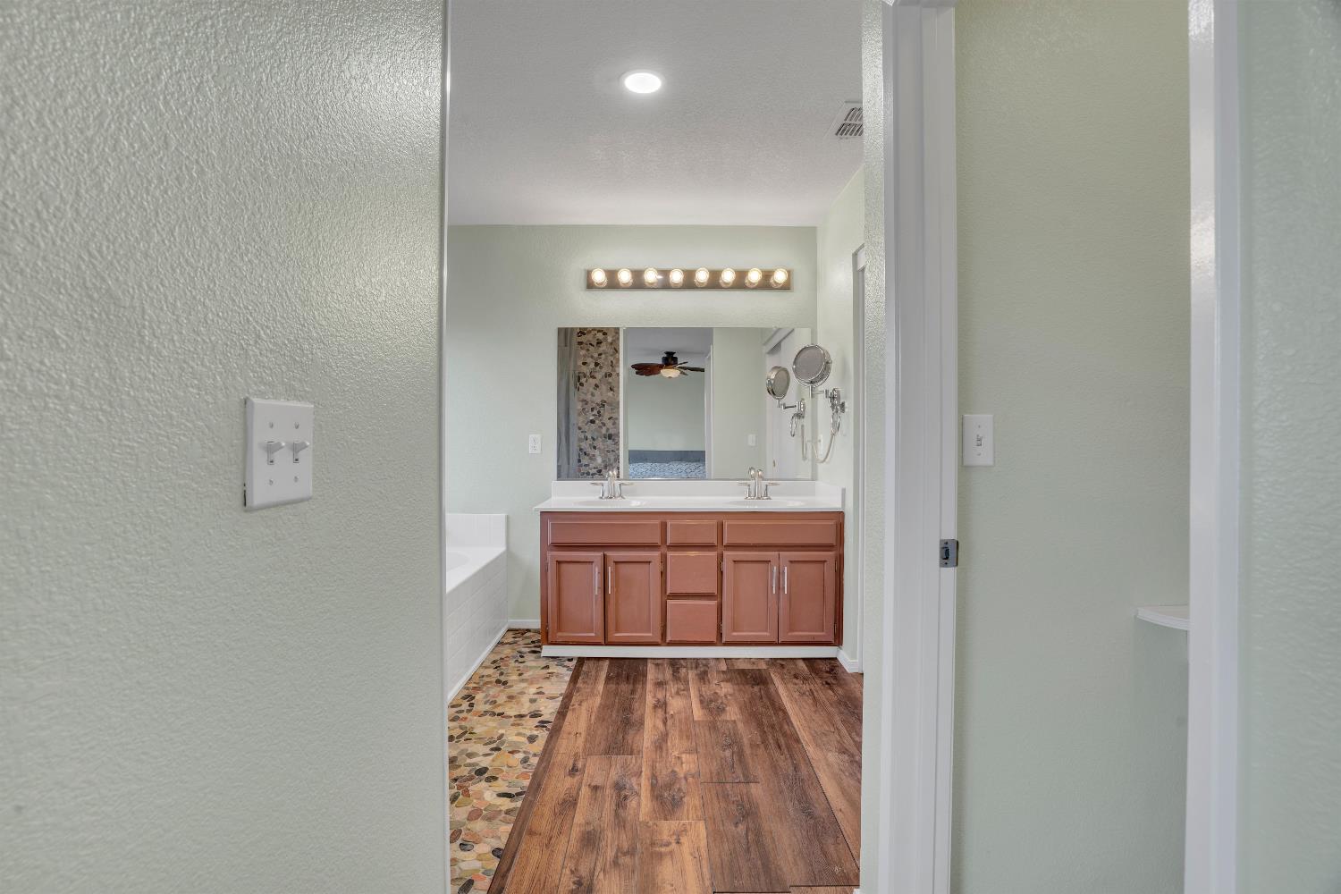 765 Jackoyln, Manteca, CA 95336