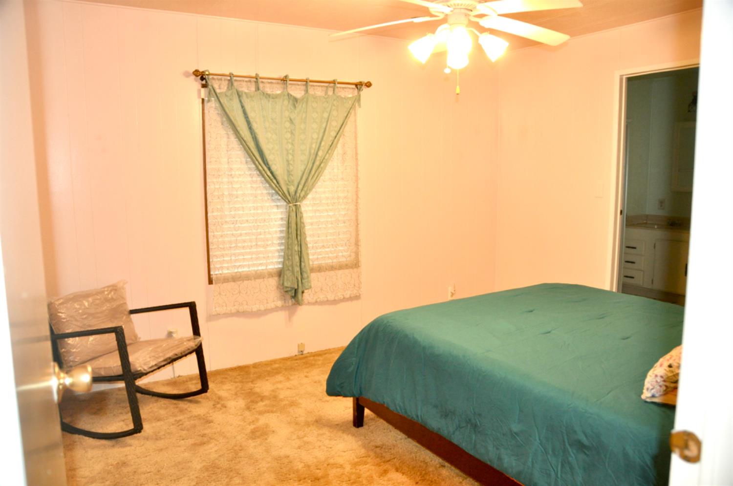 24 Schooner Ln, Modesto, CA 95356