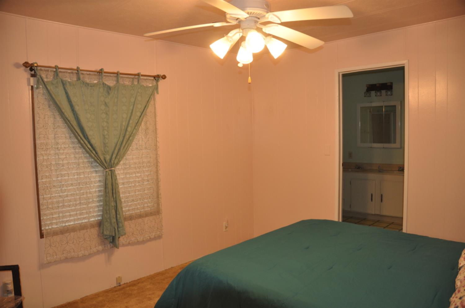 24 Schooner Ln, Modesto, CA 95356