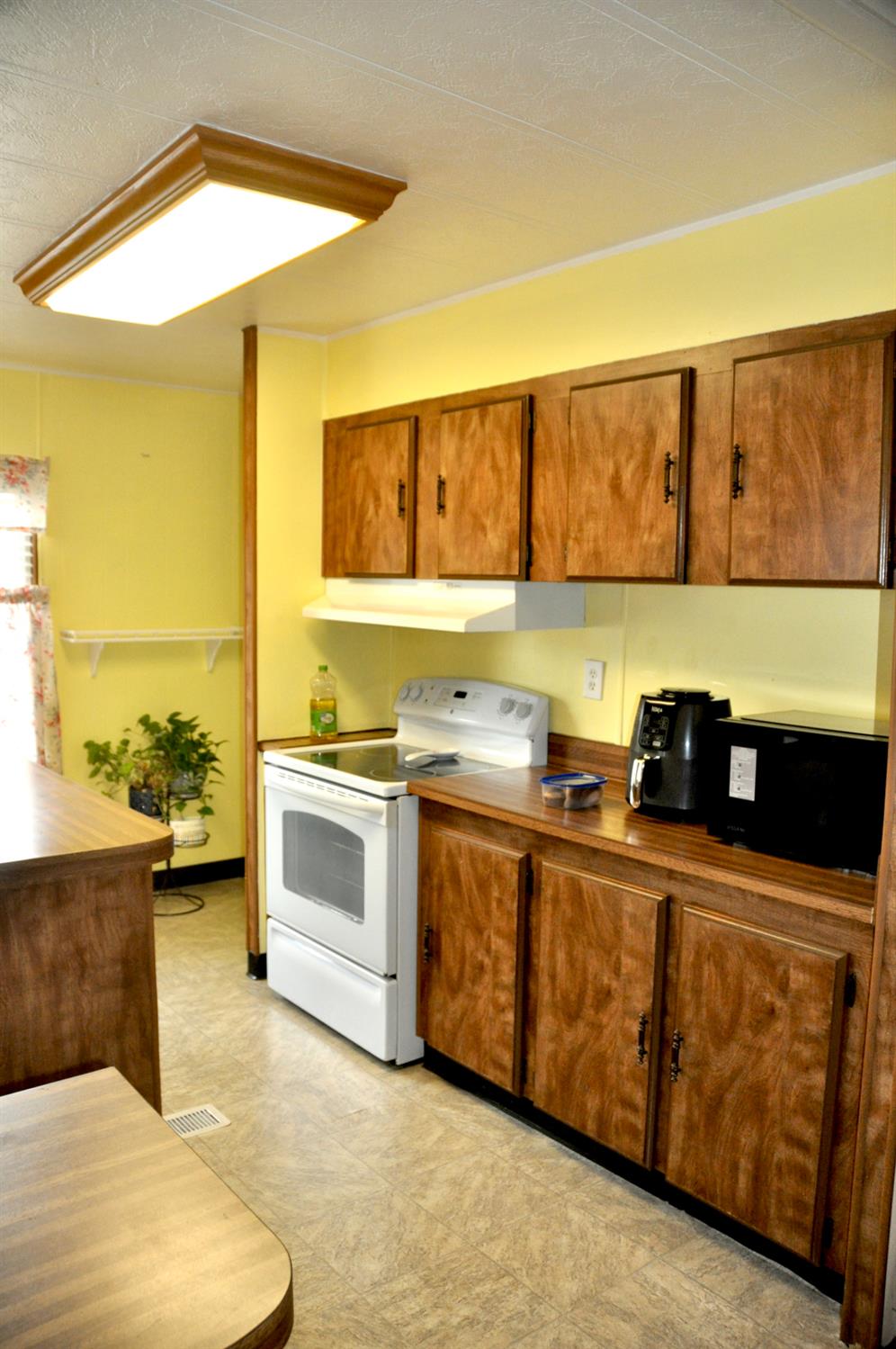 24 Schooner Ln, Modesto, CA 95356