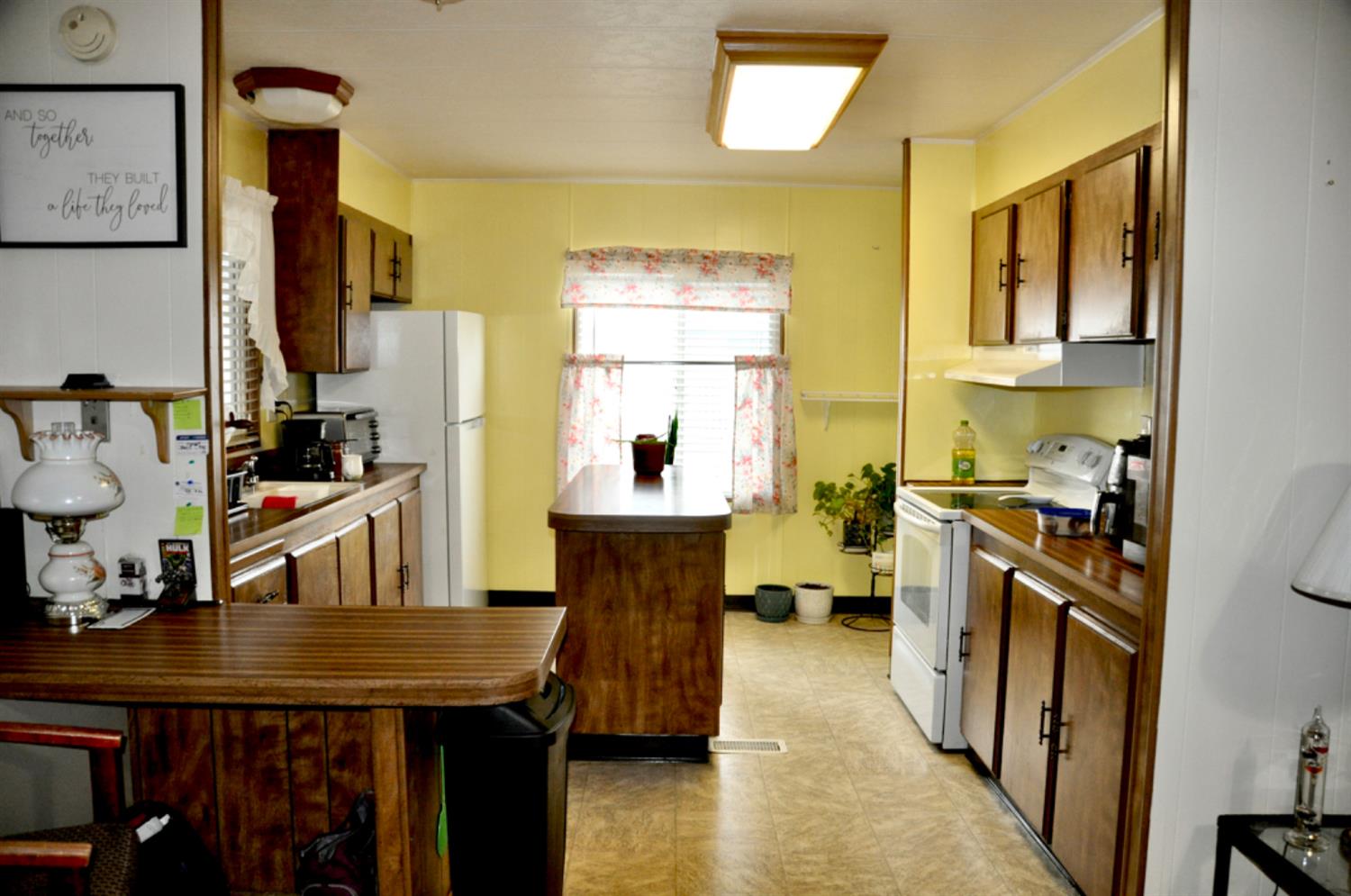 24 Schooner Ln, Modesto, CA 95356