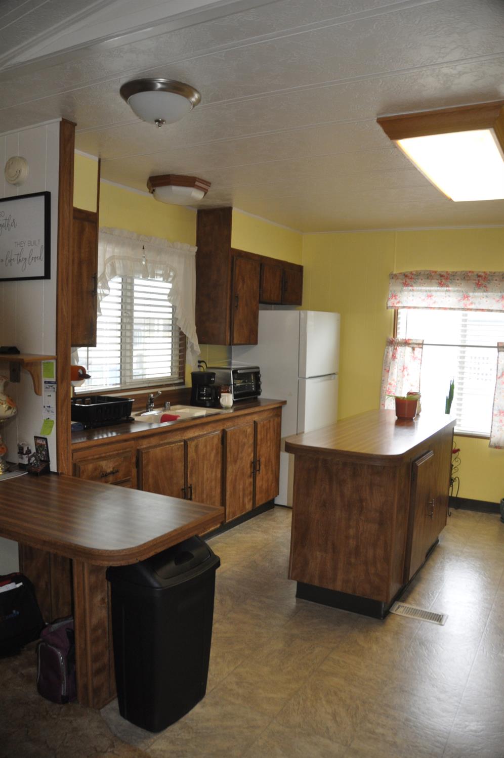 24 Schooner Ln, Modesto, CA 95356