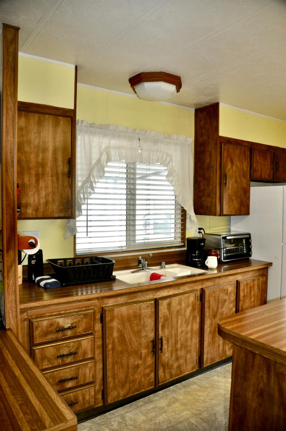 24 Schooner Ln, Modesto, CA 95356