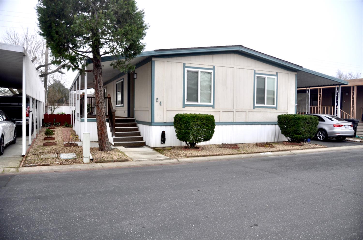 24 Schooner Ln, Modesto, CA 95356