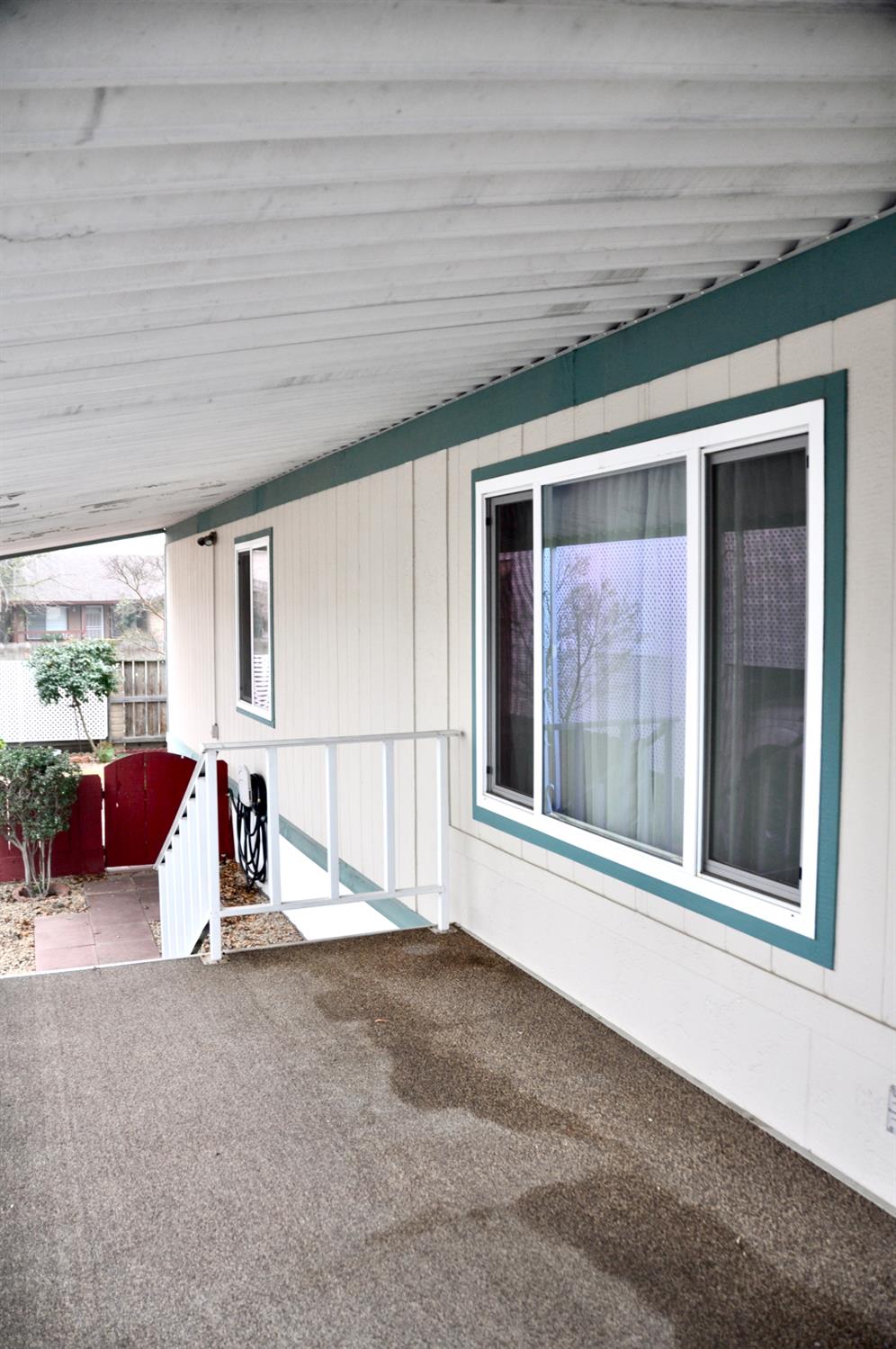 24 Schooner Ln, Modesto, CA 95356