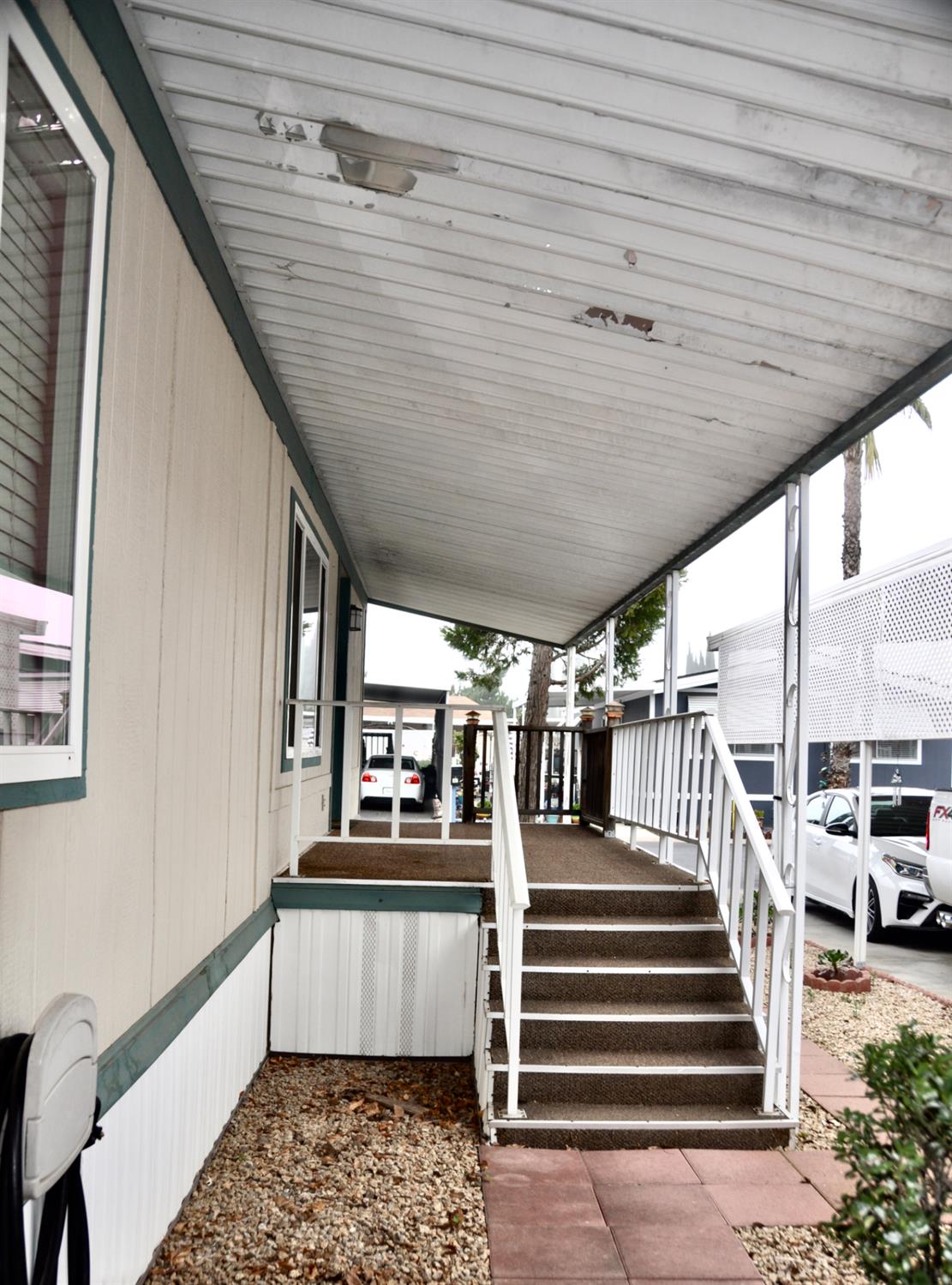 24 Schooner Ln, Modesto, CA 95356