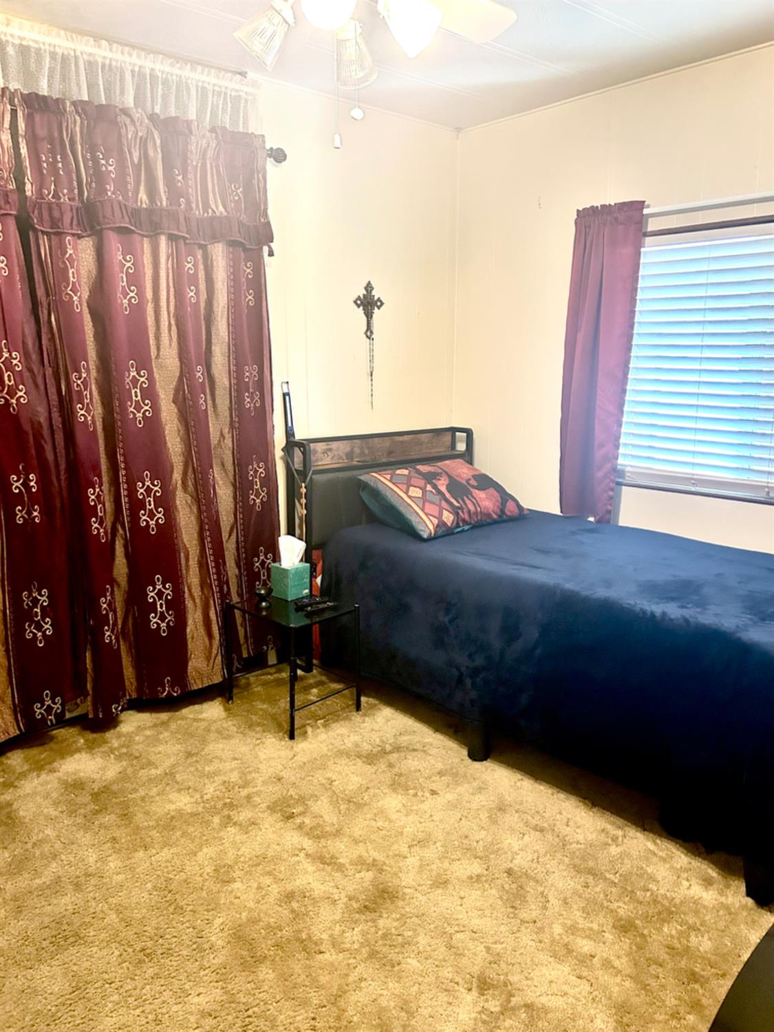 24 Schooner Ln, Modesto, CA 95356