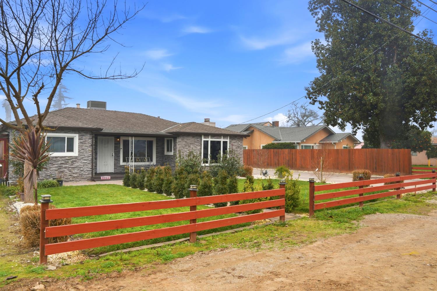 3917 Santa Fe St, Riverbank, CA 95367