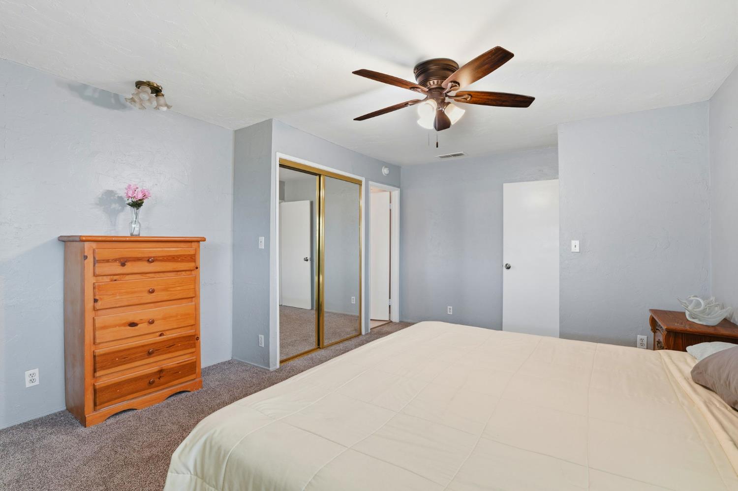 3917 Santa Fe St, Riverbank, CA 95367