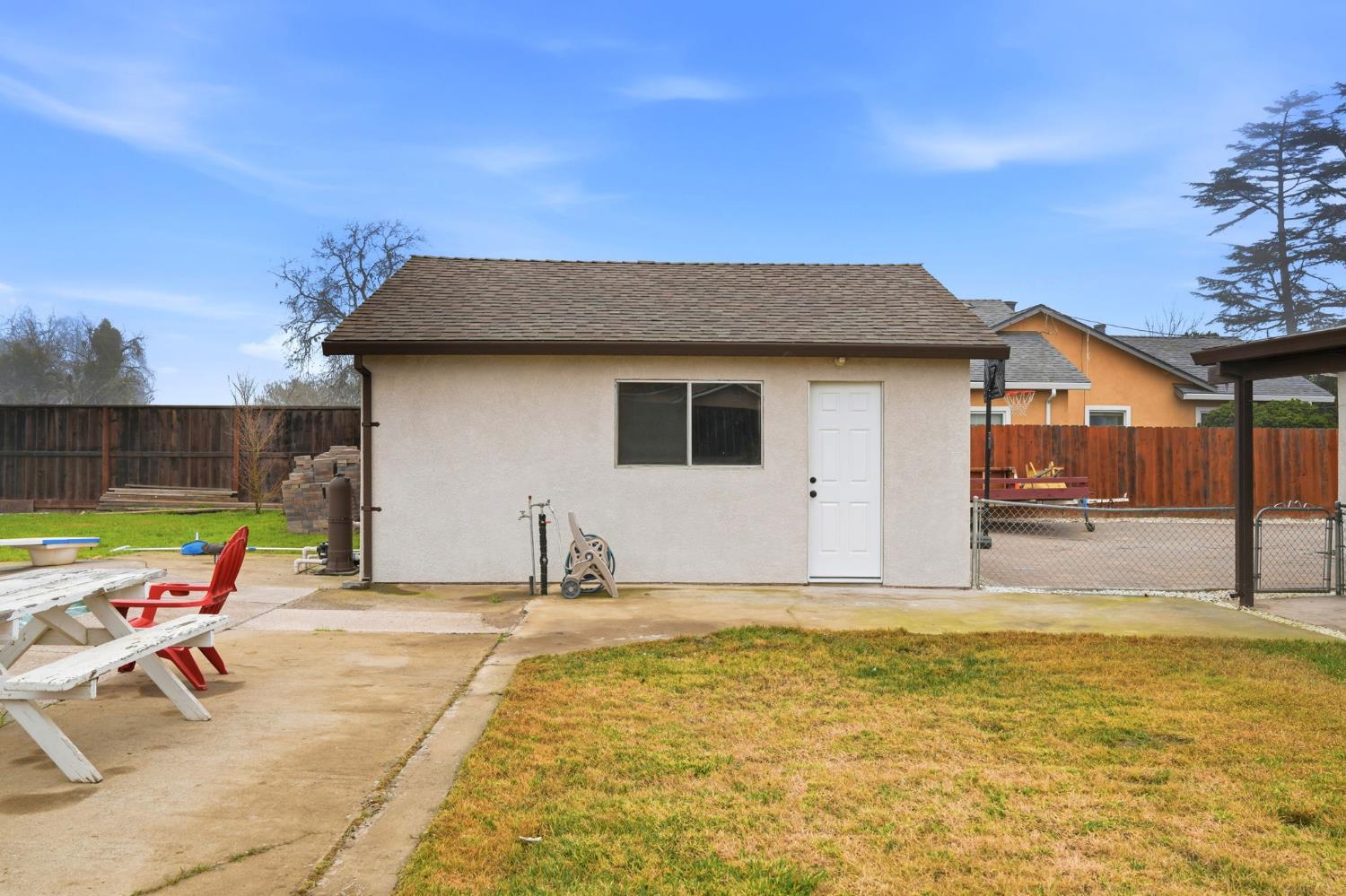 3917 Santa Fe St, Riverbank, CA 95367