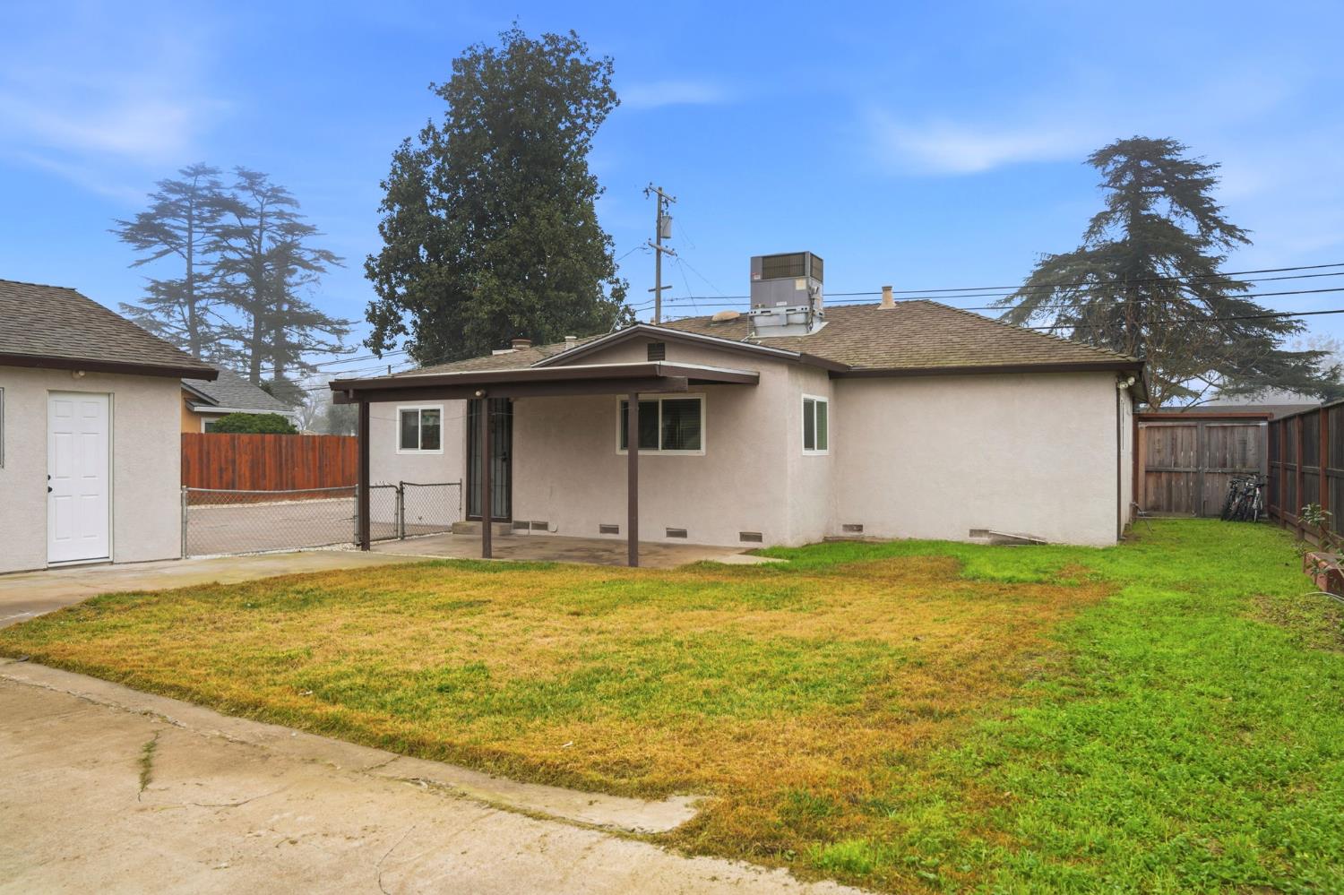 3917 Santa Fe St, Riverbank, CA 95367