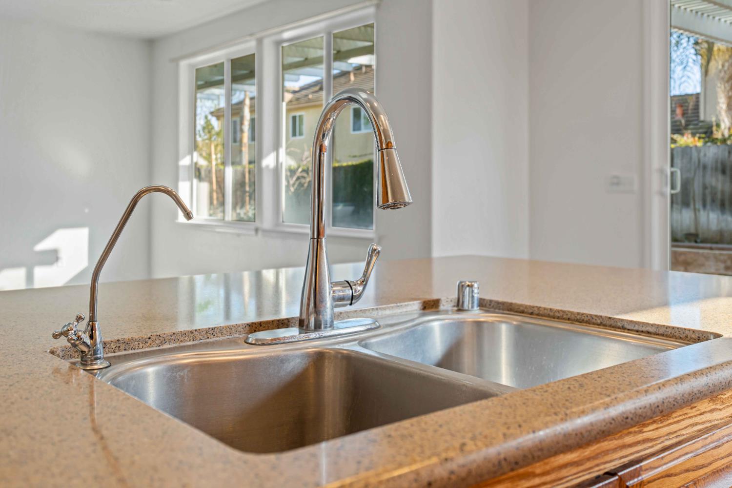 1434 Augusta Pointe Dr, Ripon, CA 95366