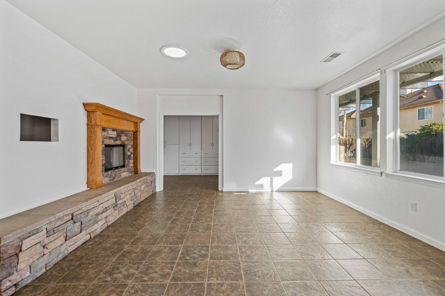 1434 Augusta Pointe Dr, Ripon, CA 95366