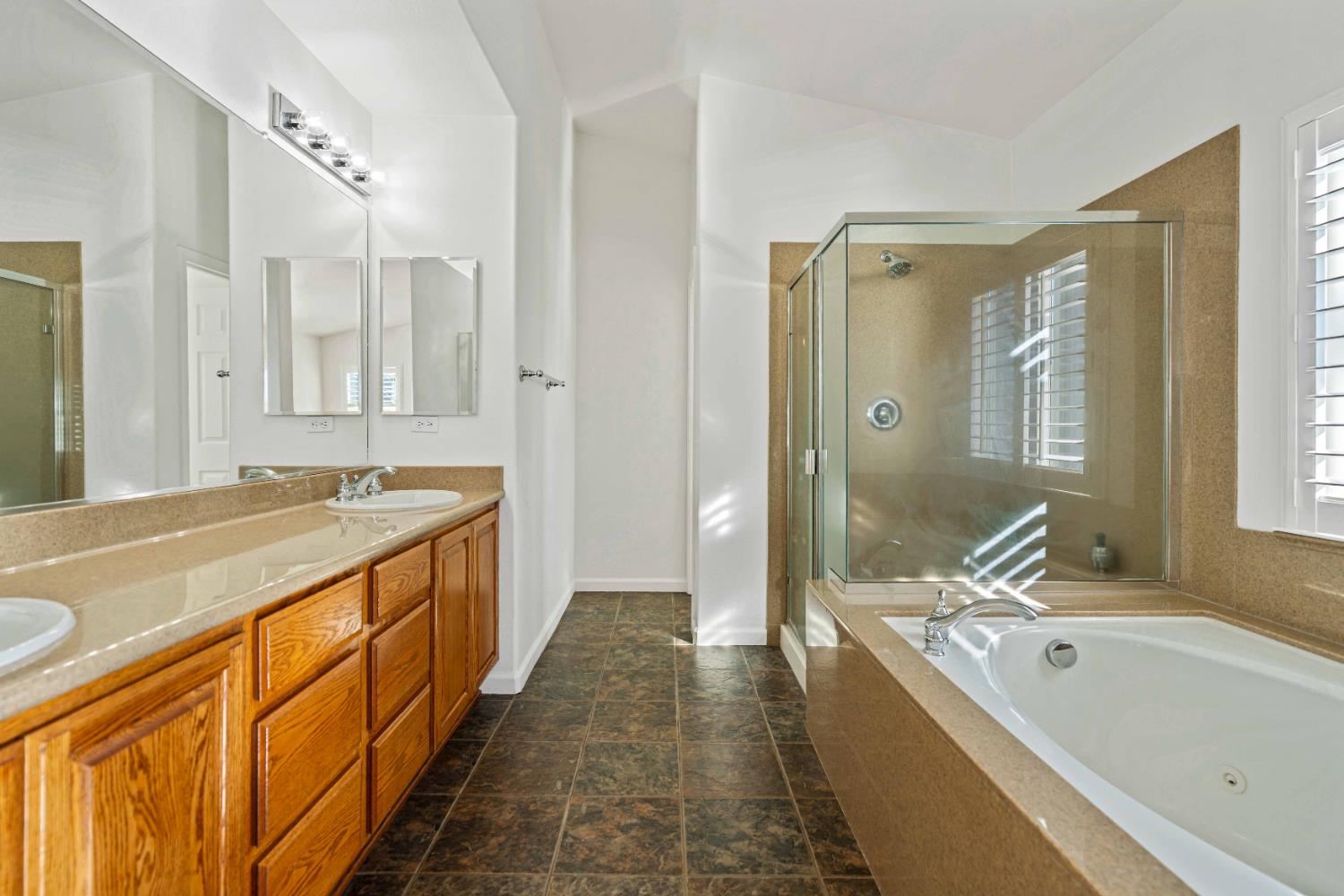 1434 Augusta Pointe Dr, Ripon, CA 95366