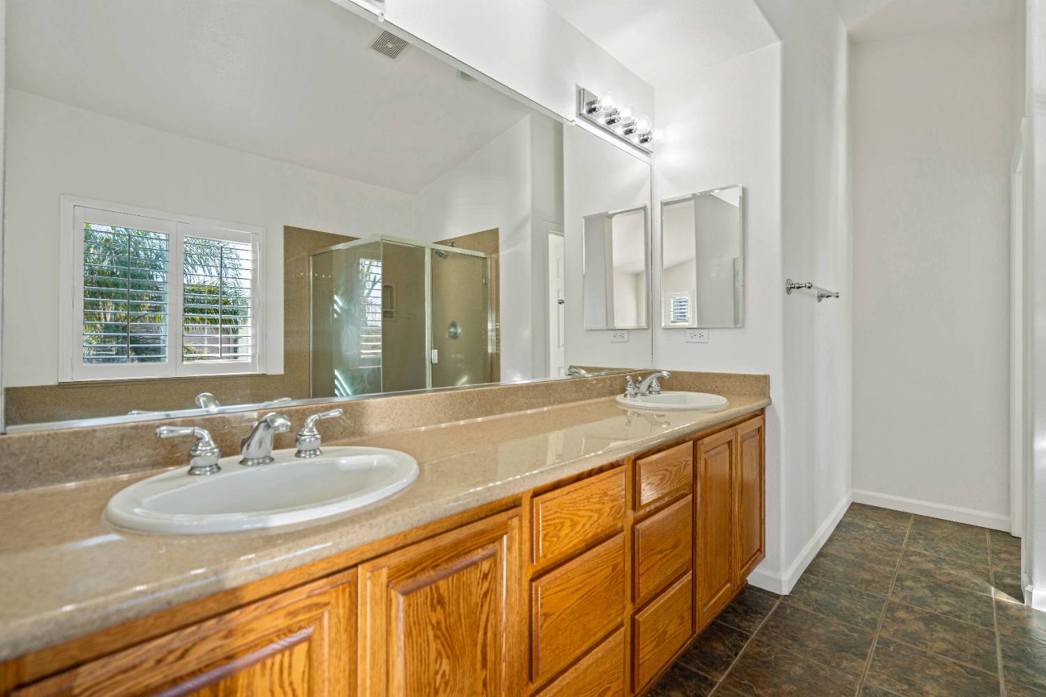 1434 Augusta Pointe Dr, Ripon, CA 95366