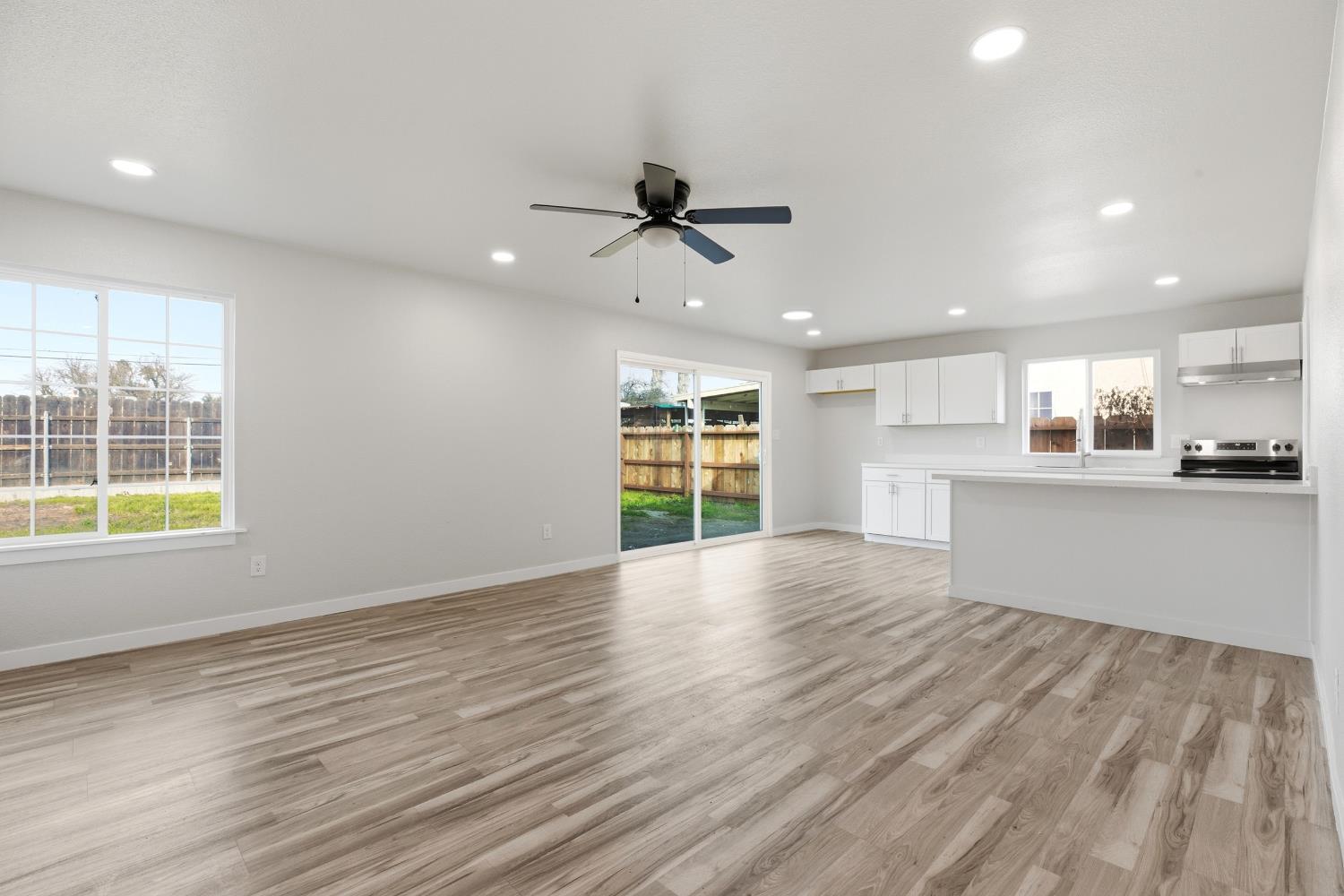 1025 Fish Dr, Modesto, CA 95351