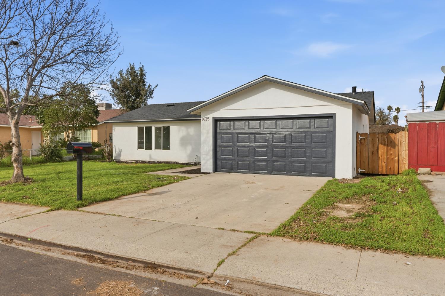 1025 Fish Dr, Modesto, CA 95351