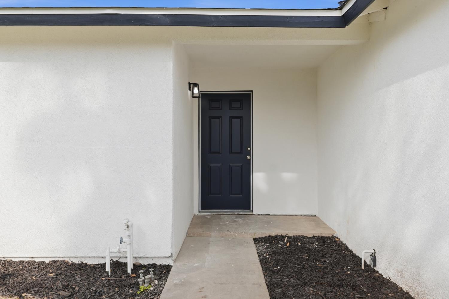 1025 Fish Dr, Modesto, CA 95351