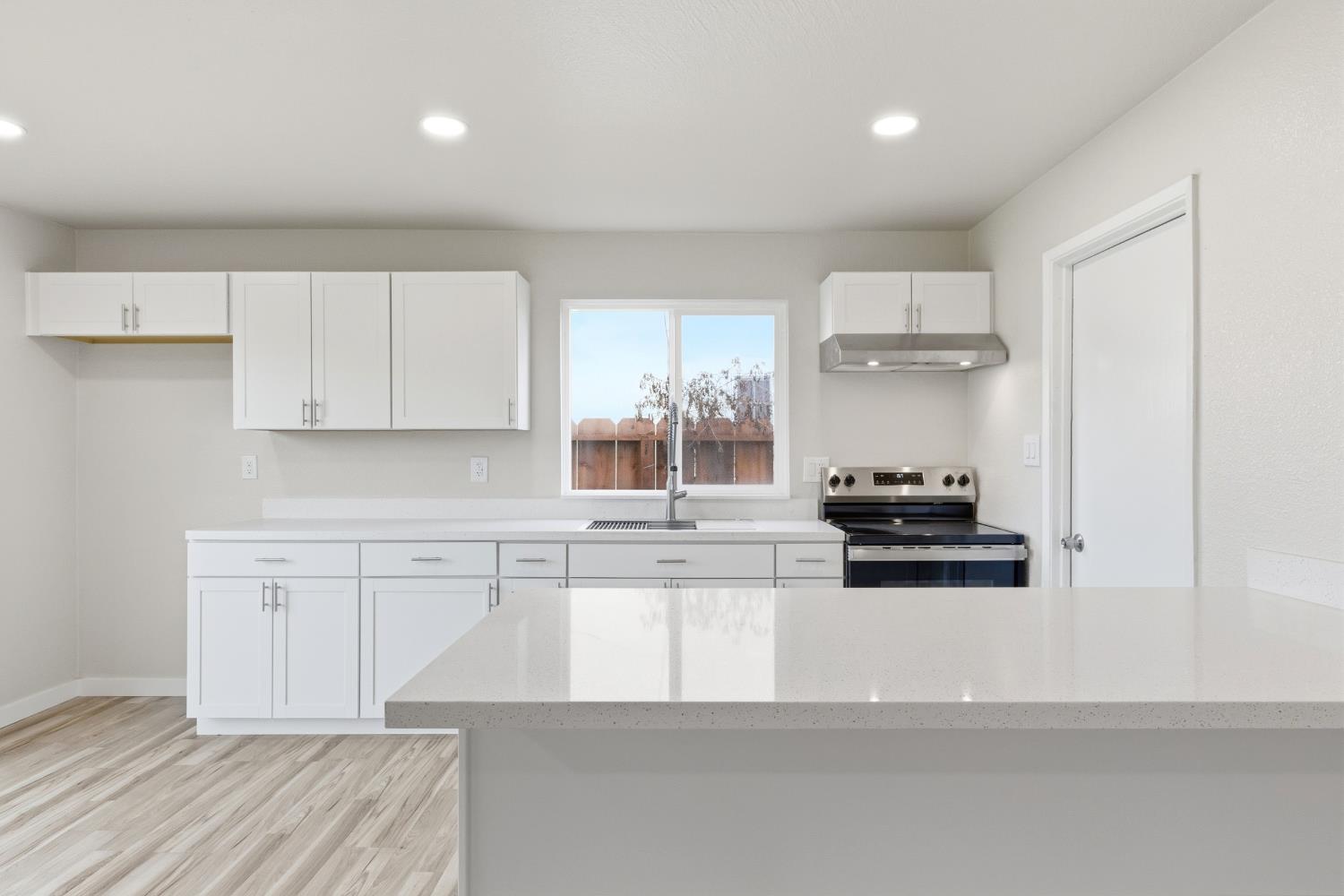 1025 Fish Dr, Modesto, CA 95351