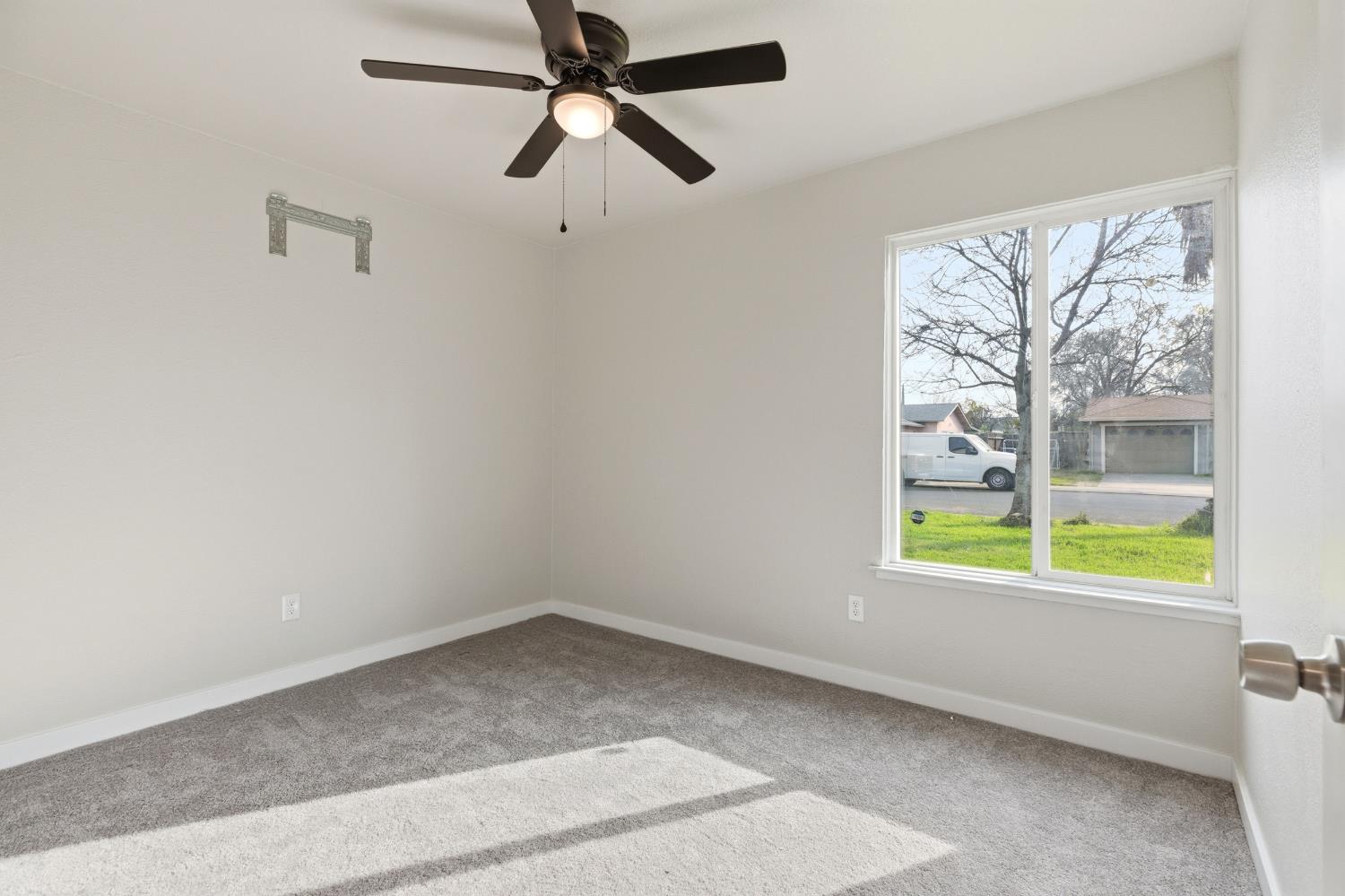 1025 Fish Dr, Modesto, CA 95351