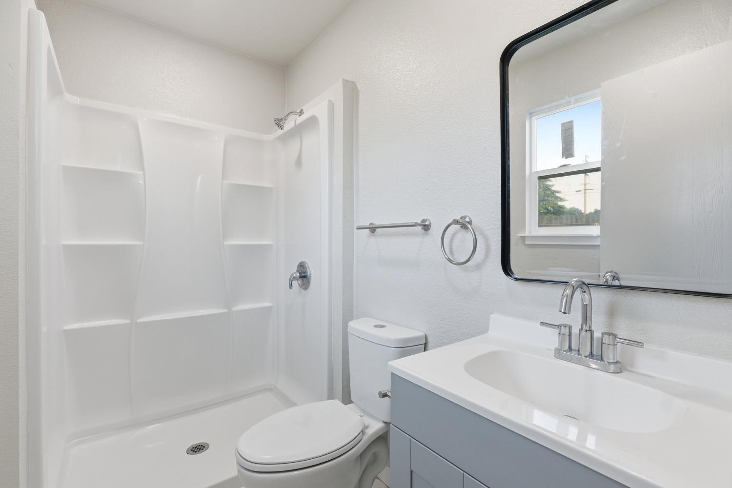 1025 Fish Dr, Modesto, CA 95351