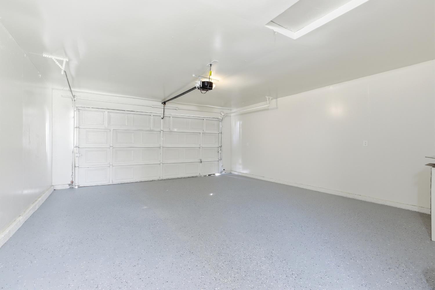 1025 Fish Dr, Modesto, CA 95351