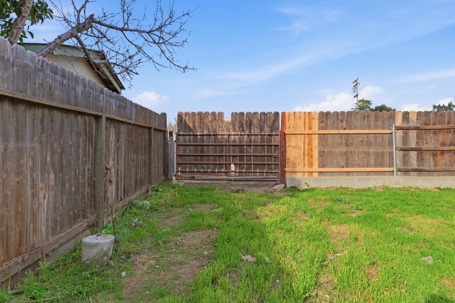 1025 Fish Dr, Modesto, CA 95351