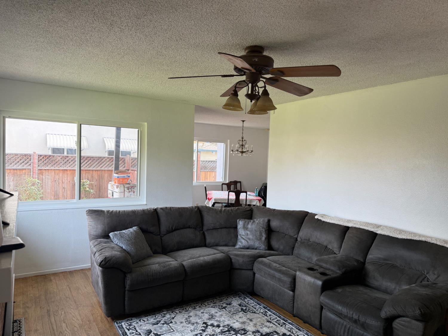 1125 Athens Ave, Modesto, CA 95350