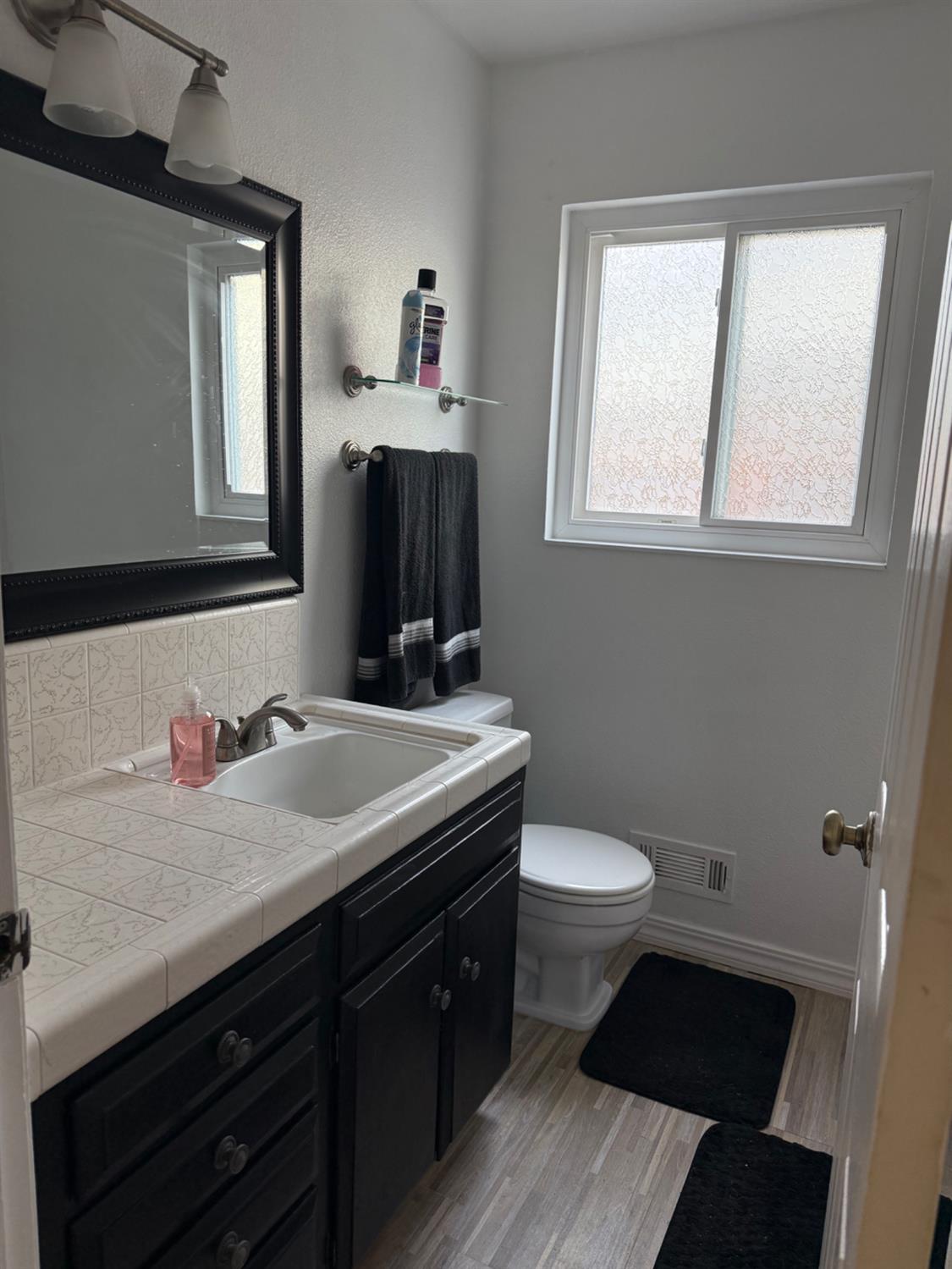 1125 Athens Ave, Modesto, CA 95350